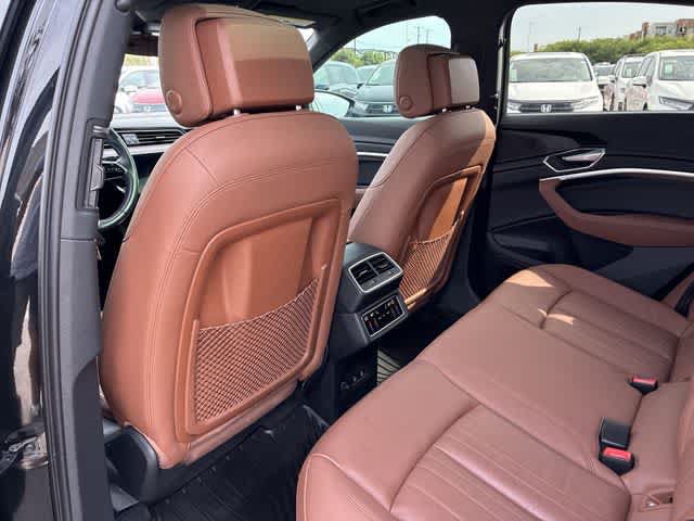 Used 2022 Audi e-tron Premium AWD/4WD image 19