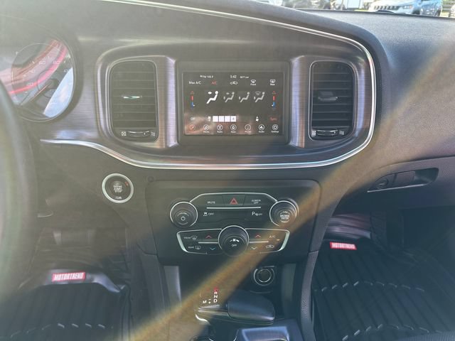 Used 2018 Dodge Charger SXT w/ Blacktop Package RWD image 28