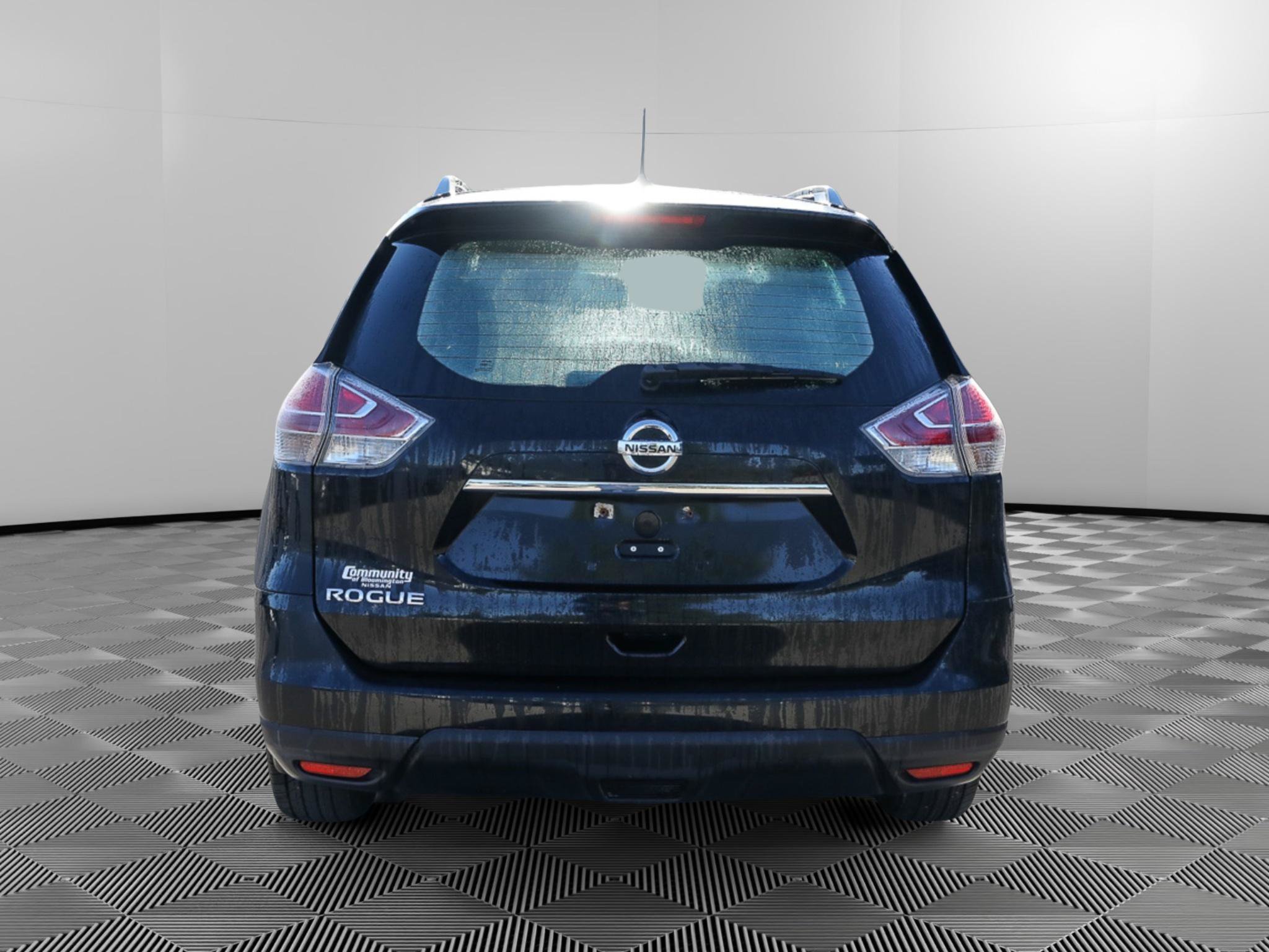 Used 2016 Nissan Rogue S FWD image 6