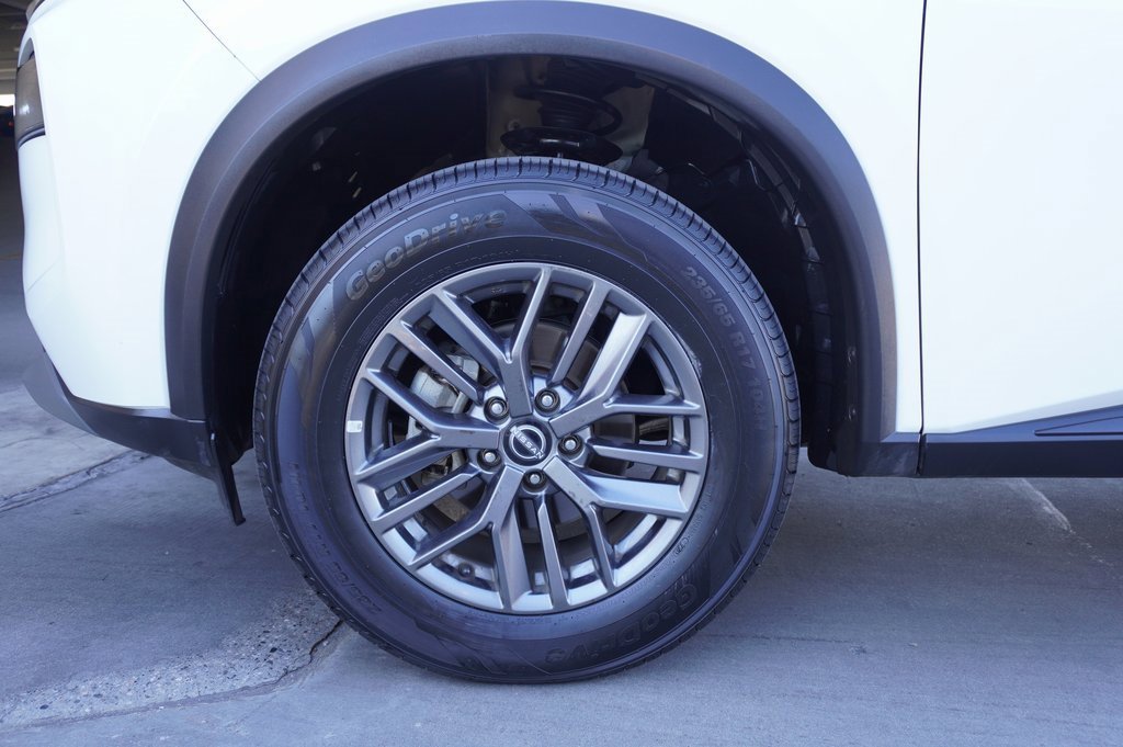 Used 2023 Nissan Rogue S image 21