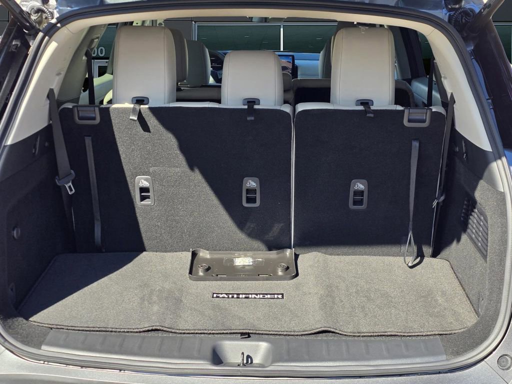 New 2026 Nissan Pathfinder SL image 8