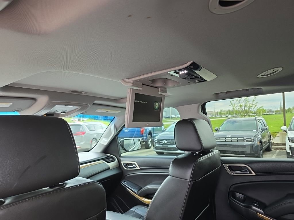 Used 2017 GMC Yukon Denali w/ Open Road Package image 12