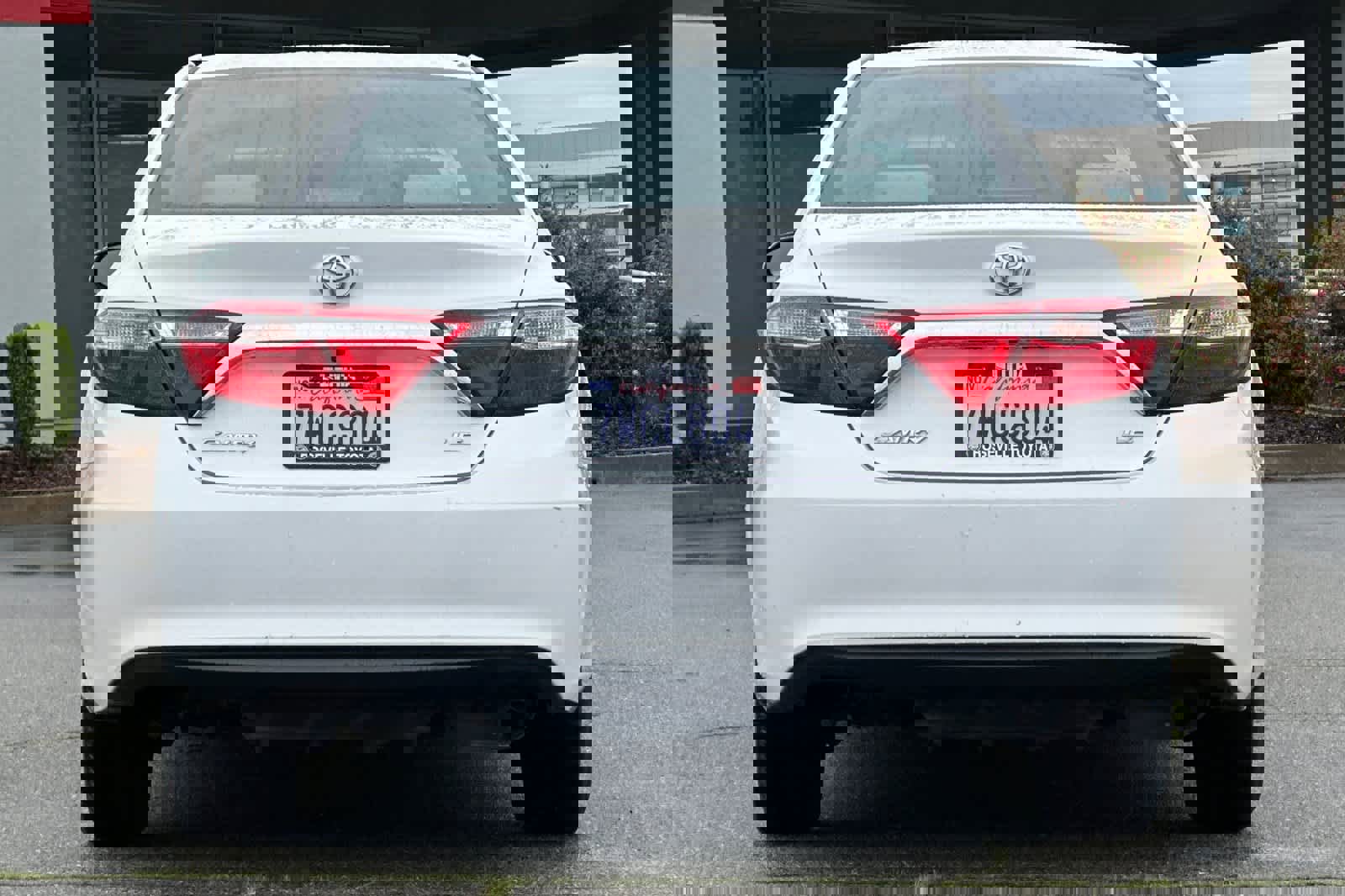 Used 2017 Toyota Camry LE image 8