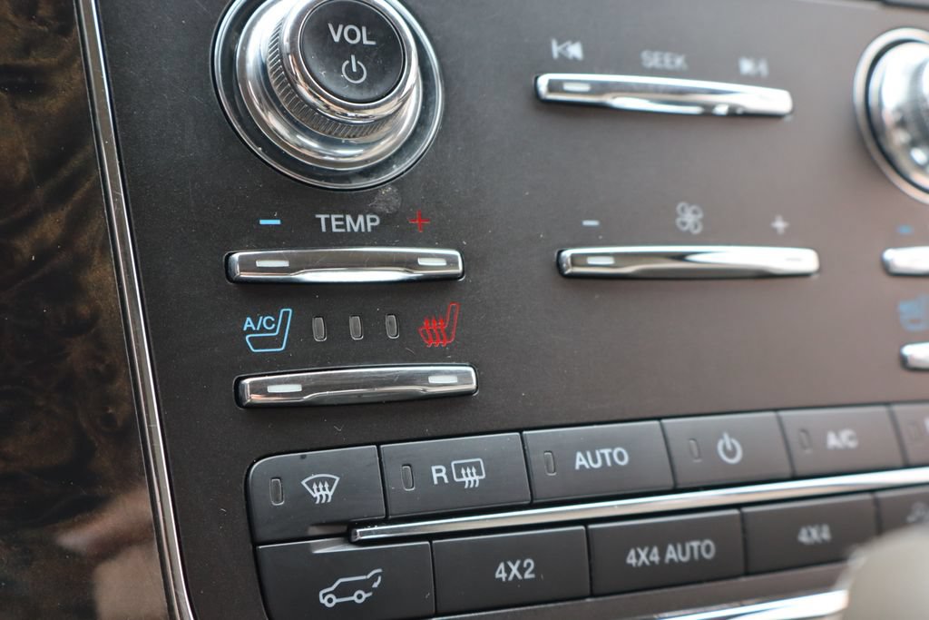 Used 2017 Lincoln Navigator L Select AWD/4WD image 15