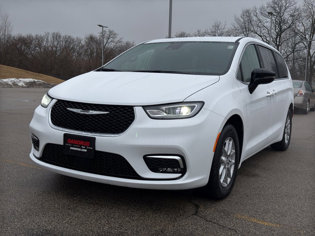 New 2026 Chrysler Pacifica Select FWD image 2