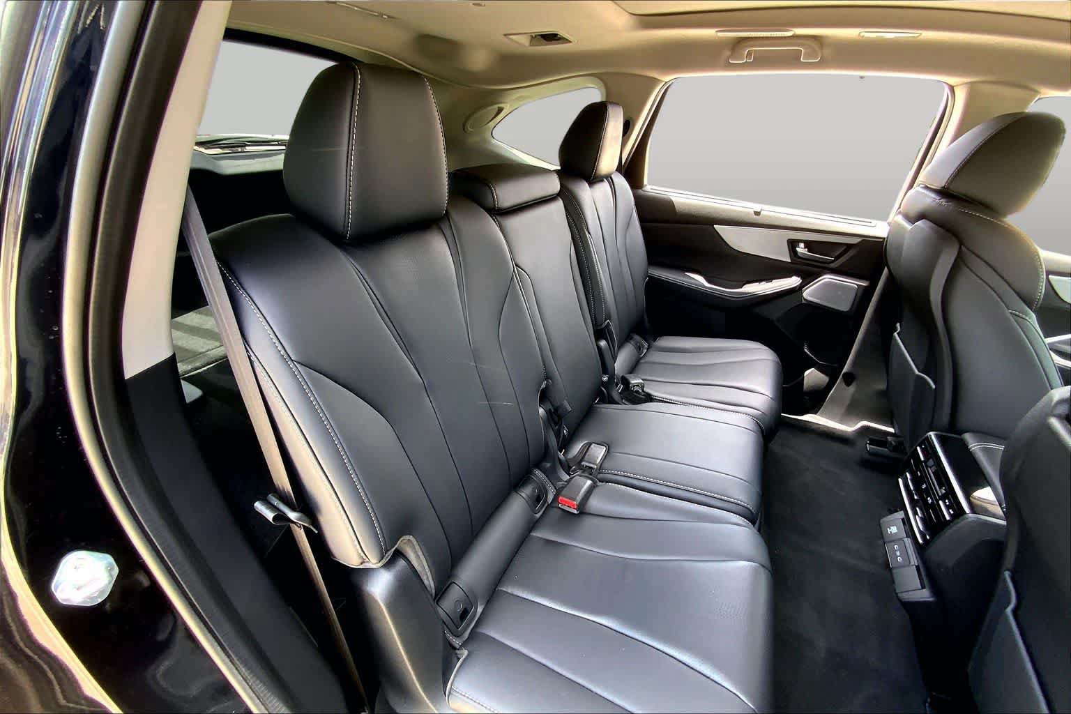 Used 2026 Acura MDX w/ Technology Package FWD image 18