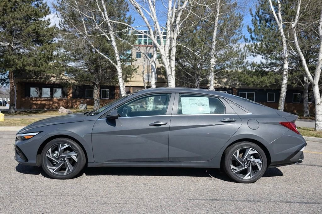 New 2026 Hyundai Elantra Limited image 3