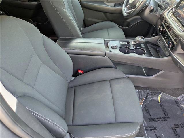 Used 2024 Nissan Rogue S AWD/4WD image 19
