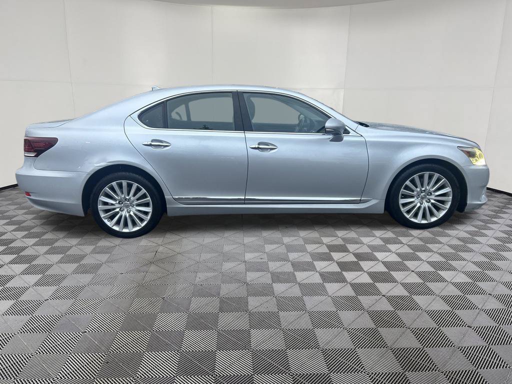 Used 2013 Lexus LS 460 AWD w/ Comfort Pkg image 9
