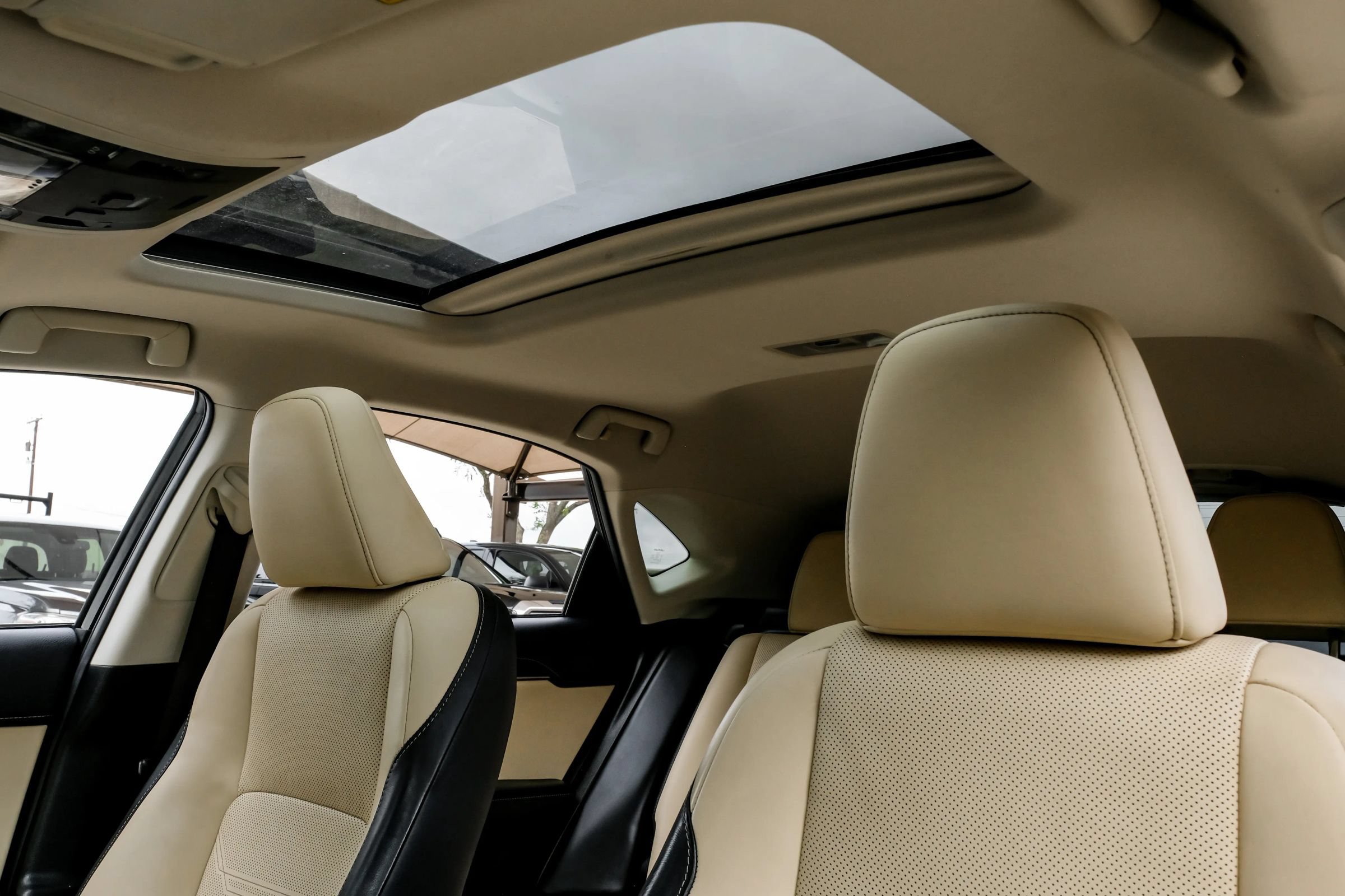 Used 2016 Lexus NX 300h FWD w/ Luxury Package image 5