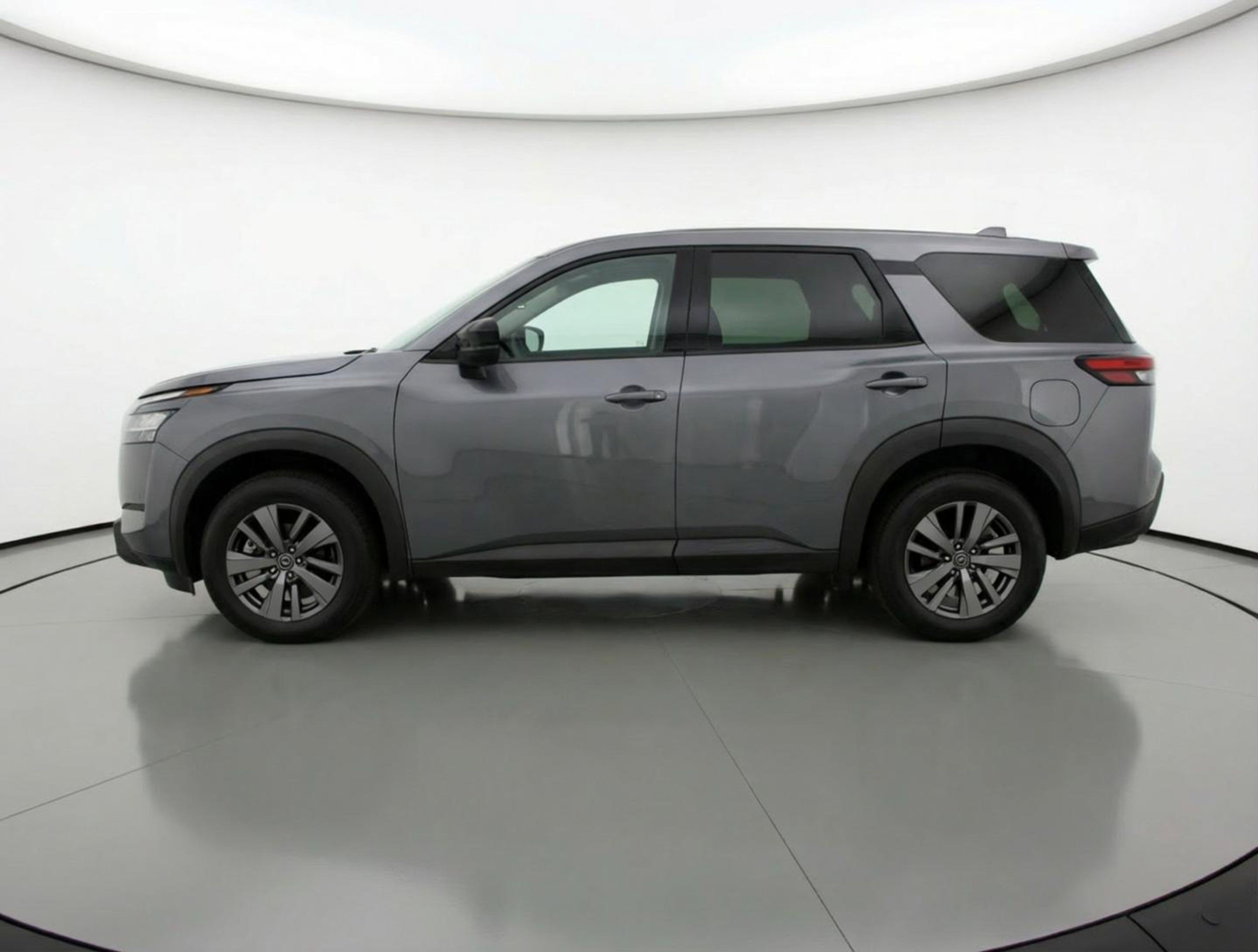 Used 2024 Nissan Pathfinder S FWD image 5