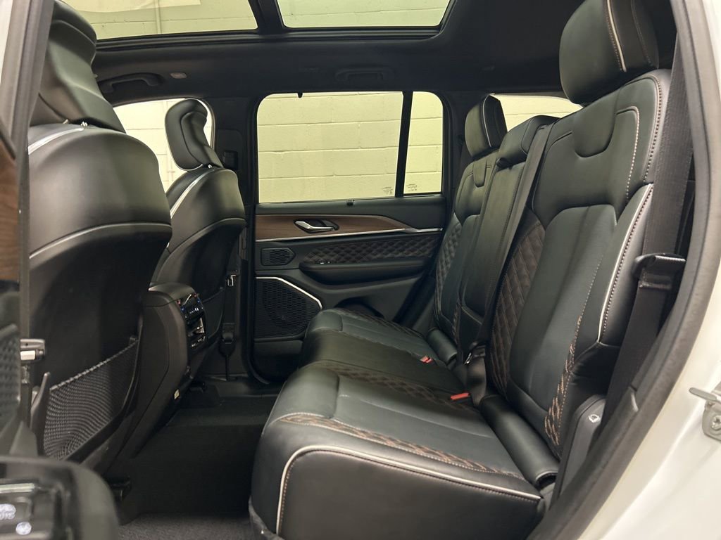Used 2024 Jeep Grand Cherokee Summit w/ Adv Protech Group IV image 8