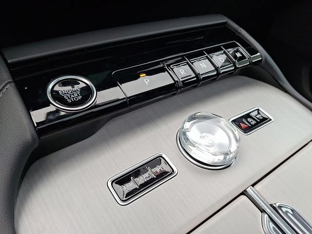 New 2025 Lincoln Navigator Reserve w/ Jet Appearance Package AWD/4WD image 7
