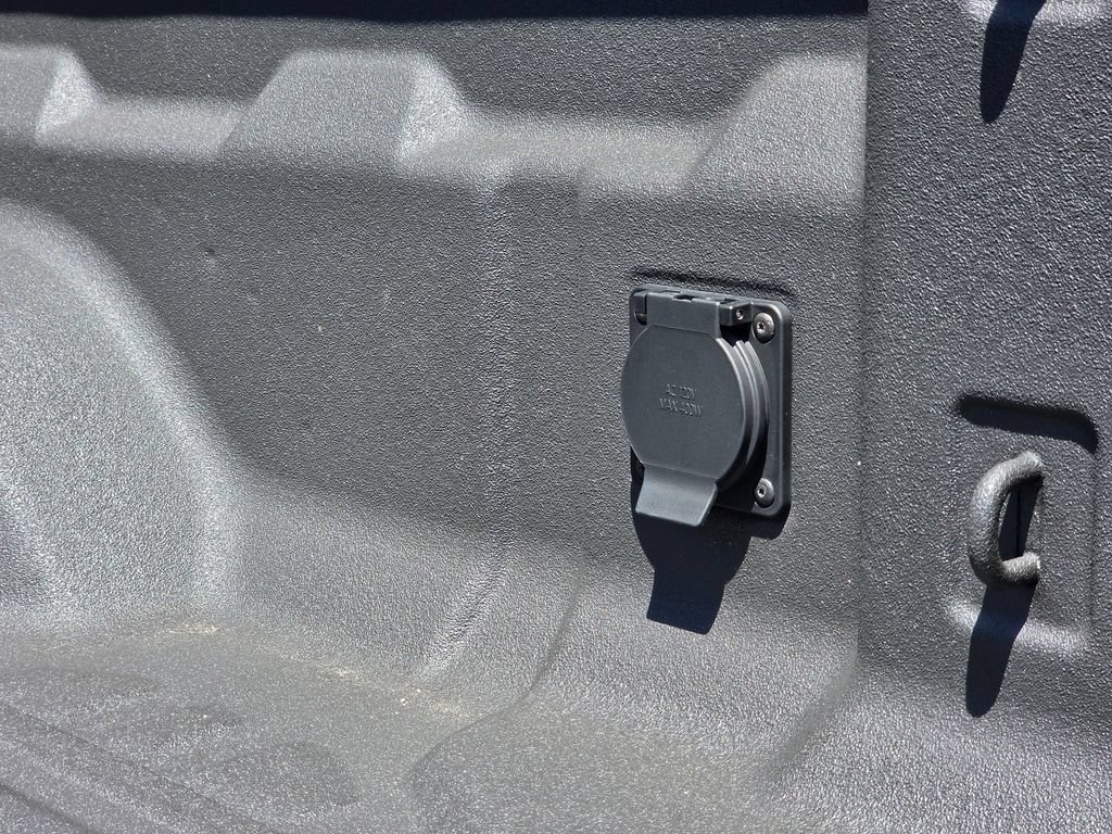 Used 2025 Chevrolet Colorado ZR2 AWD/4WD image 18