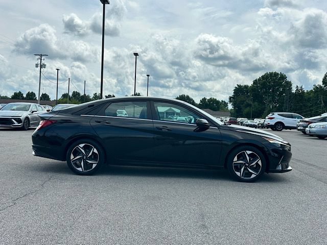 Used 2021 Hyundai Elantra Limited FWD image 10