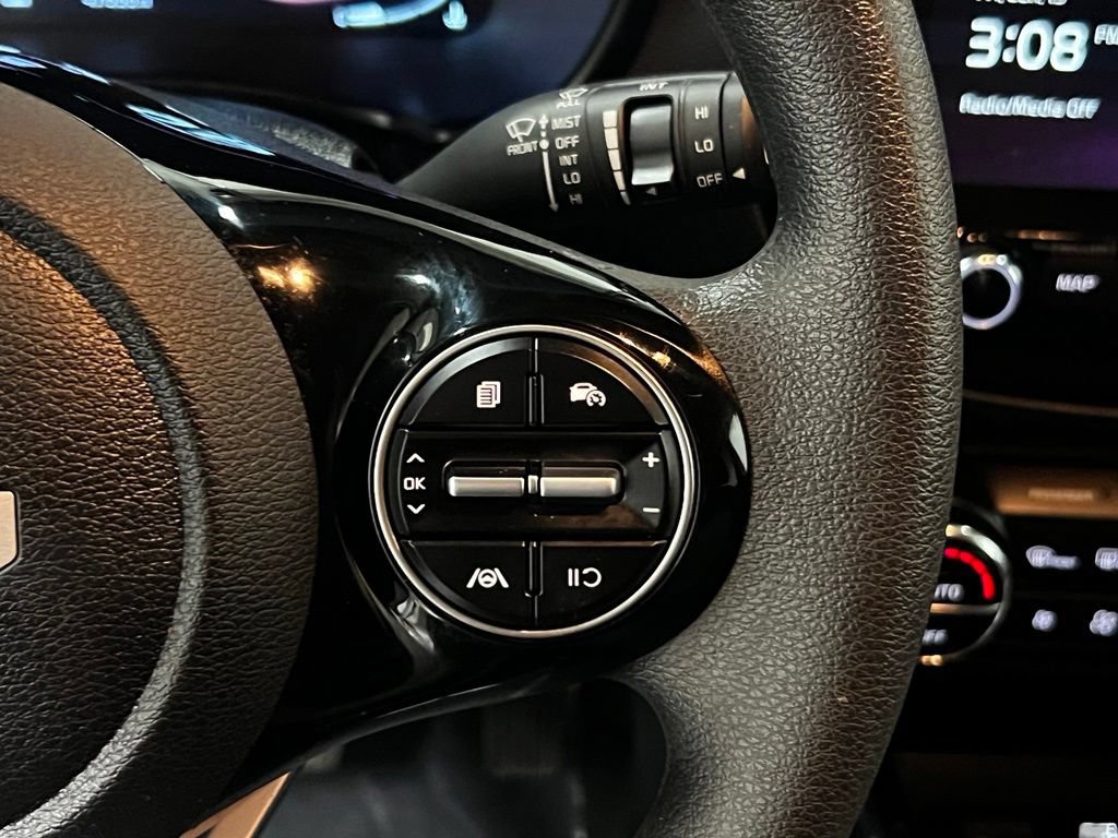 Used 2023 Kia Soul S FWD image 18
