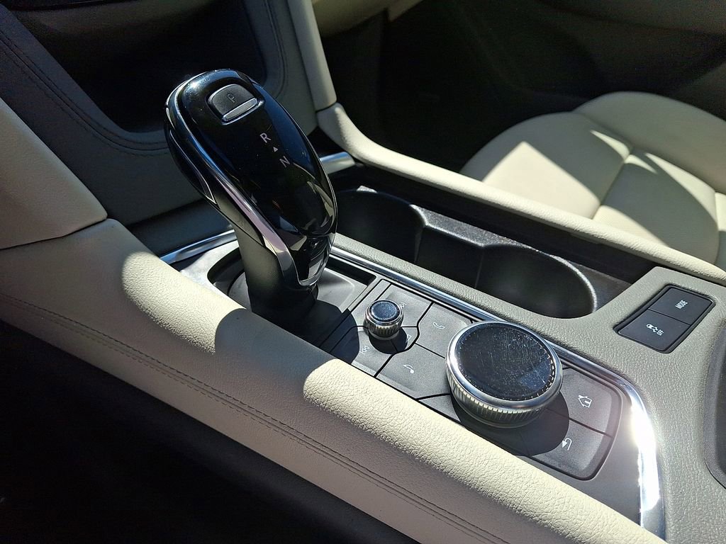 Used 2020 Cadillac XT6 Premium Luxury image 16