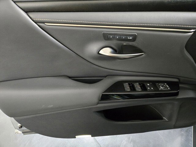 Certified 2022 Lexus ES 350 w/ Premium Package image 29