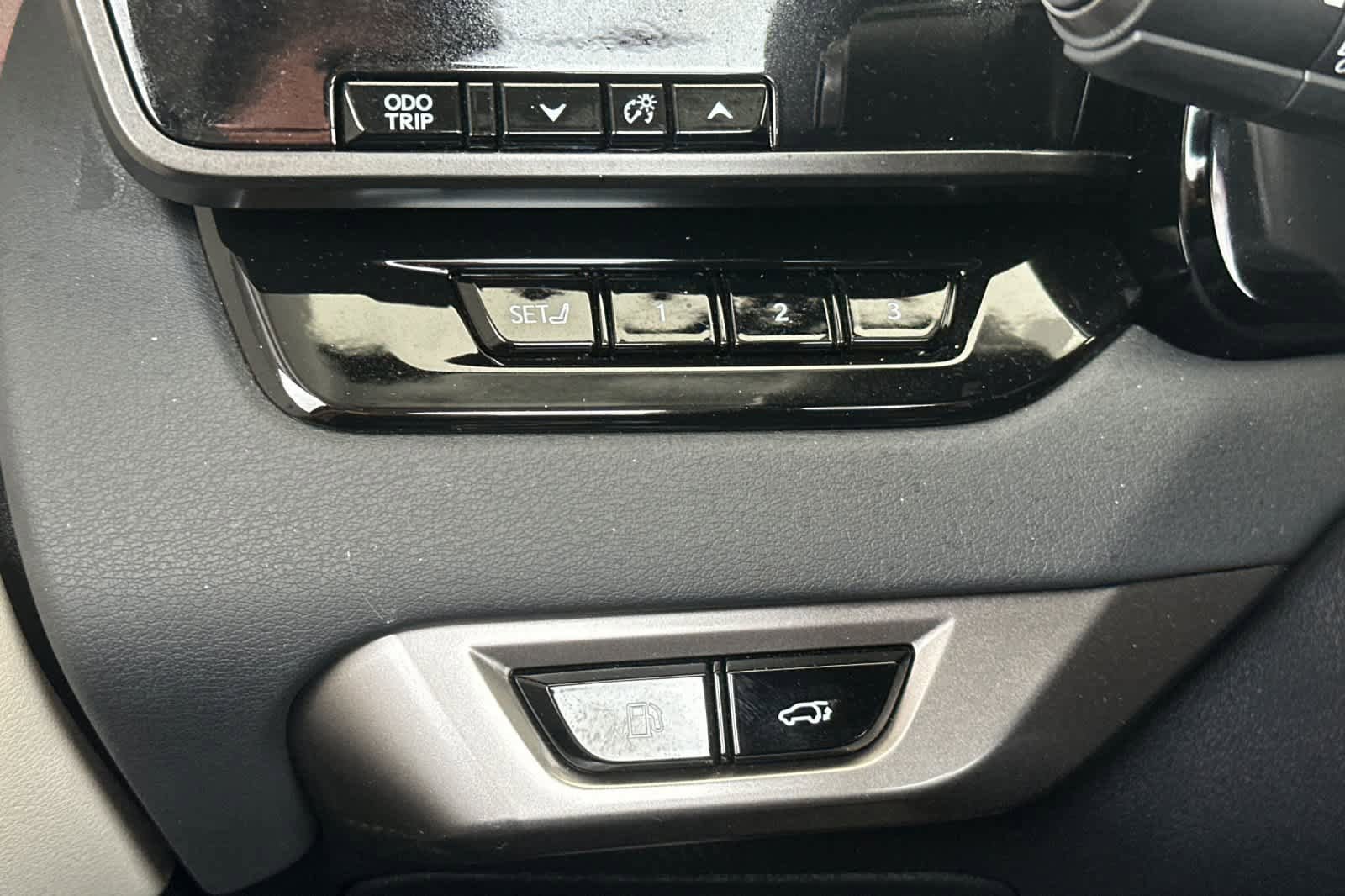 Certified 2025 Lexus RX 350 AWD w/ Convenience Package image 31