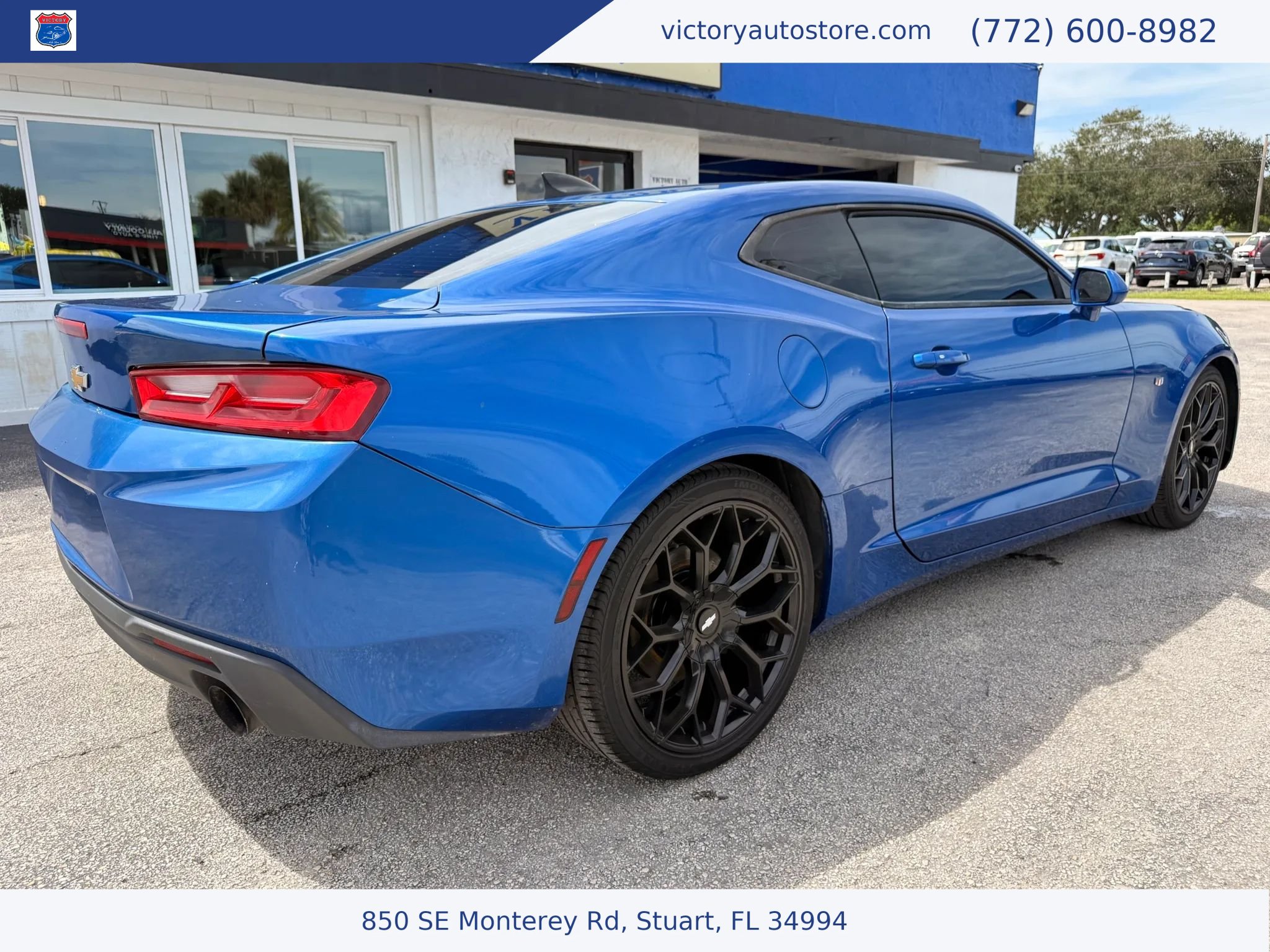 Used 2018 Chevrolet Camaro LT RWD image 2