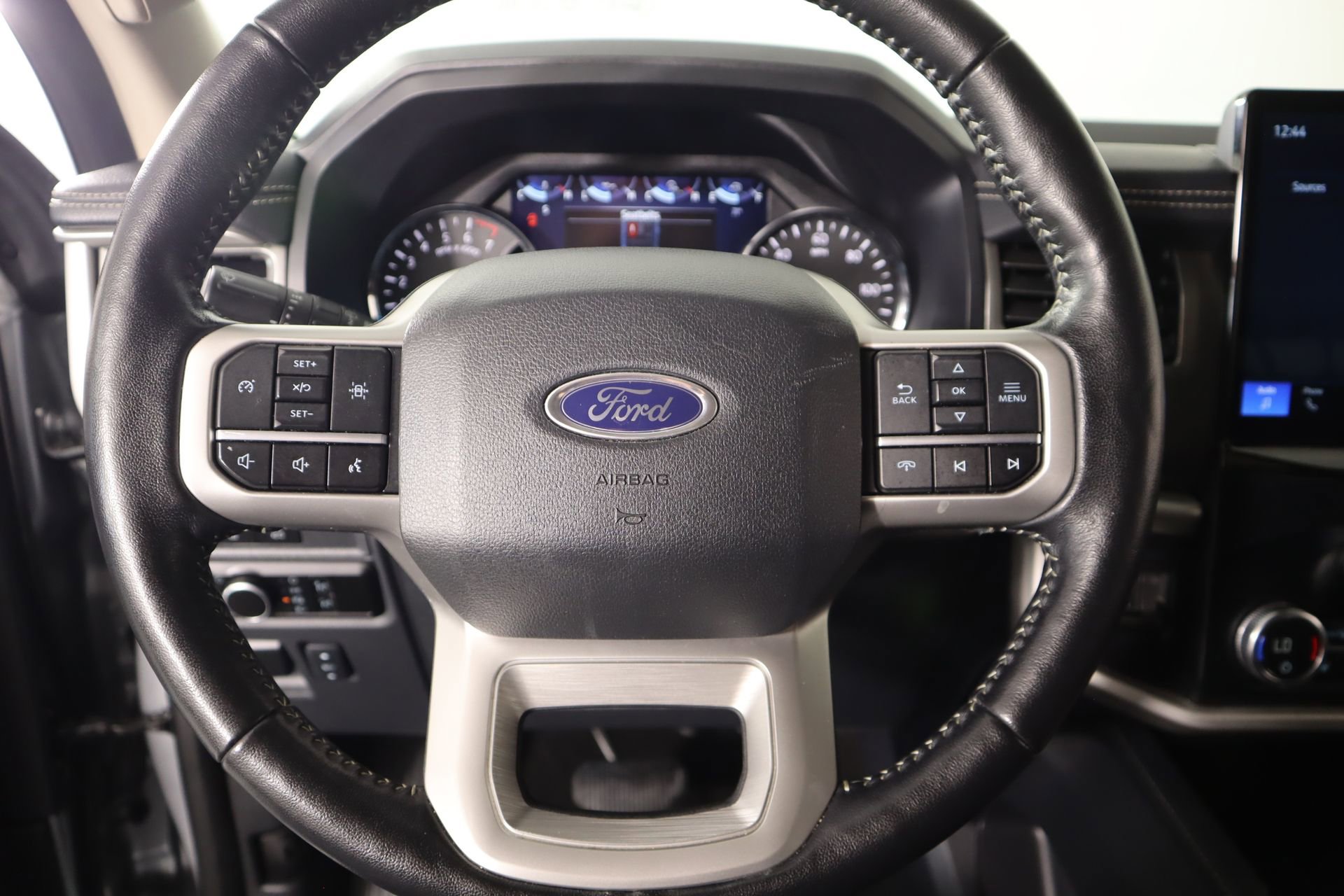 Used 2024 Ford Expedition Max XLT AWD/4WD image 3