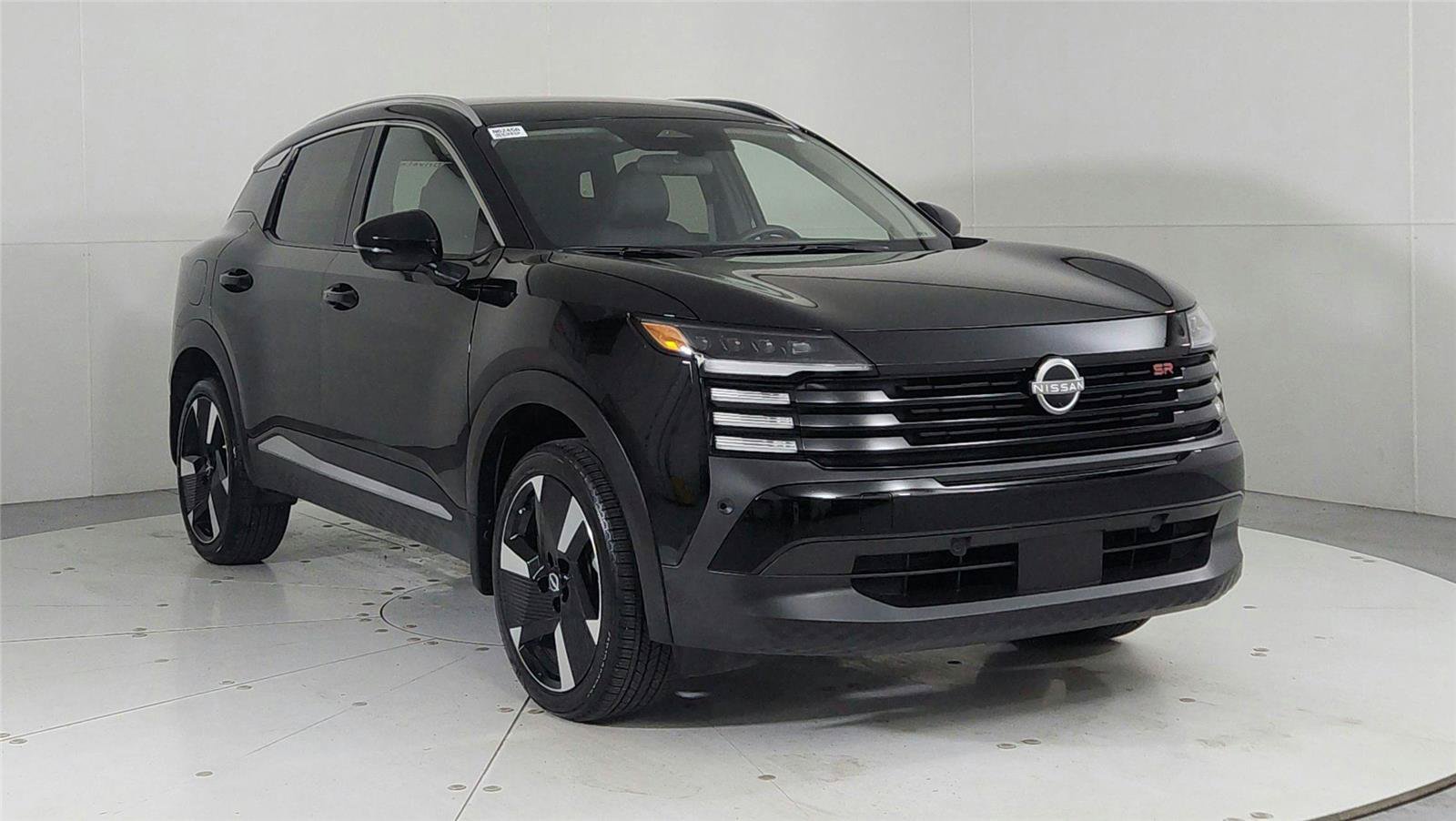 Certified 2025 Nissan Kicks SR FWD image 1