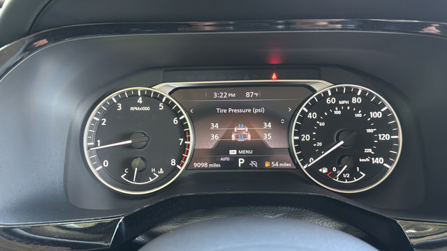 Used 2025 Nissan Pathfinder SV AWD/4WD image 36
