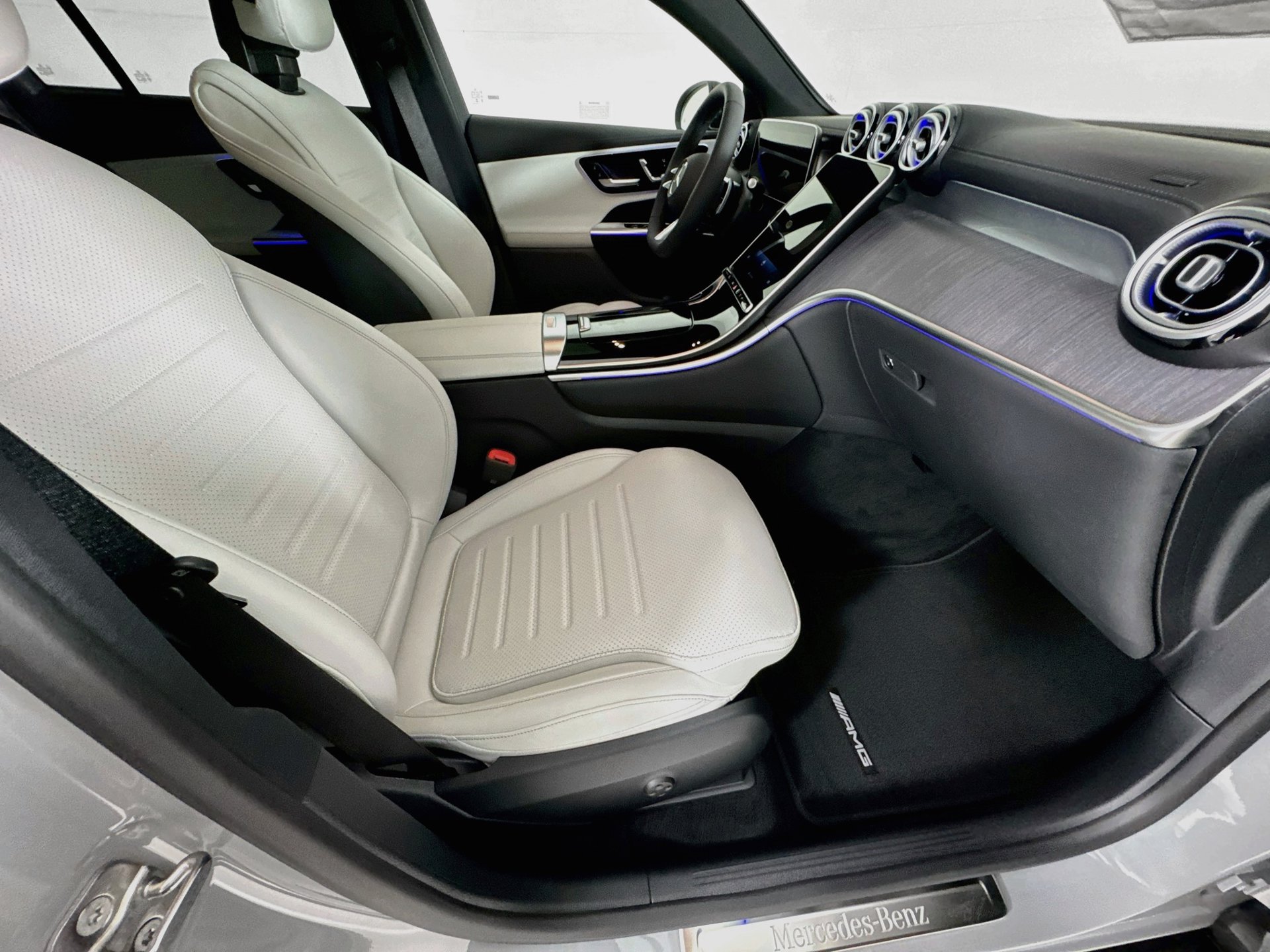 New 2027 Mercedes-Benz GLC 300 4MATIC image 31