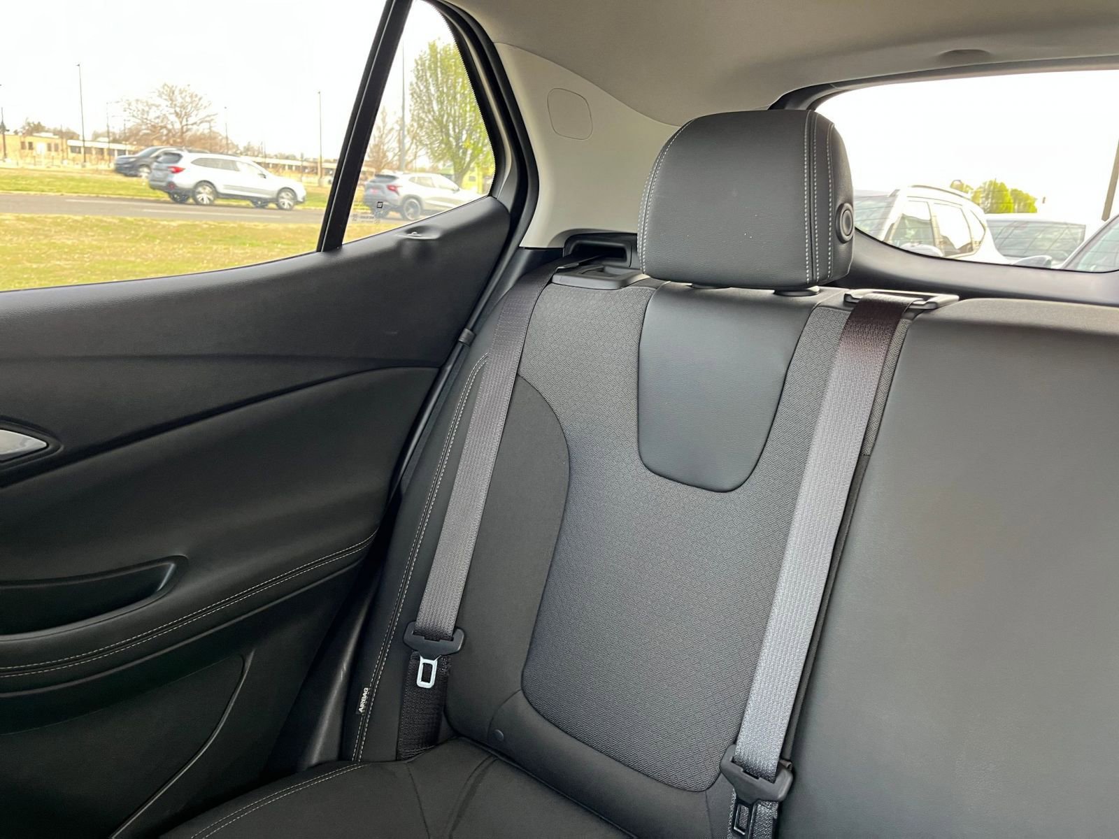 Used 2025 Buick Encore GX Preferred image 38