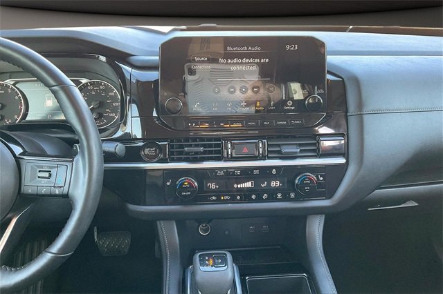 Certified 2025 Nissan Pathfinder SL image 6