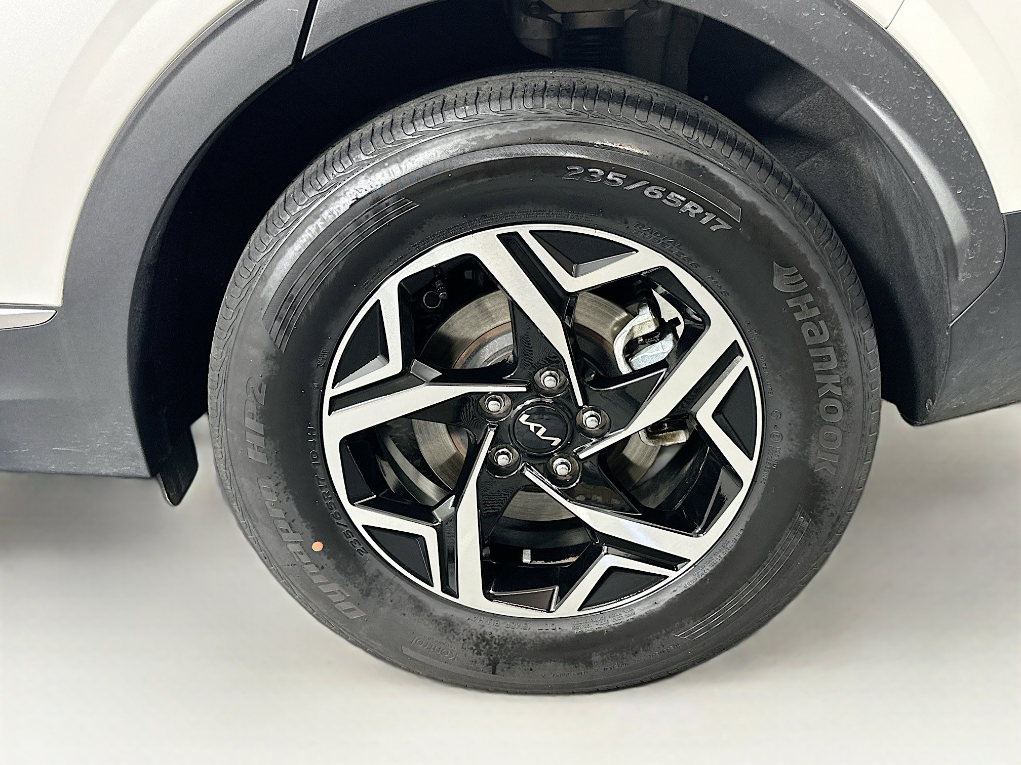 Used 2025 Kia Sportage LX image 11