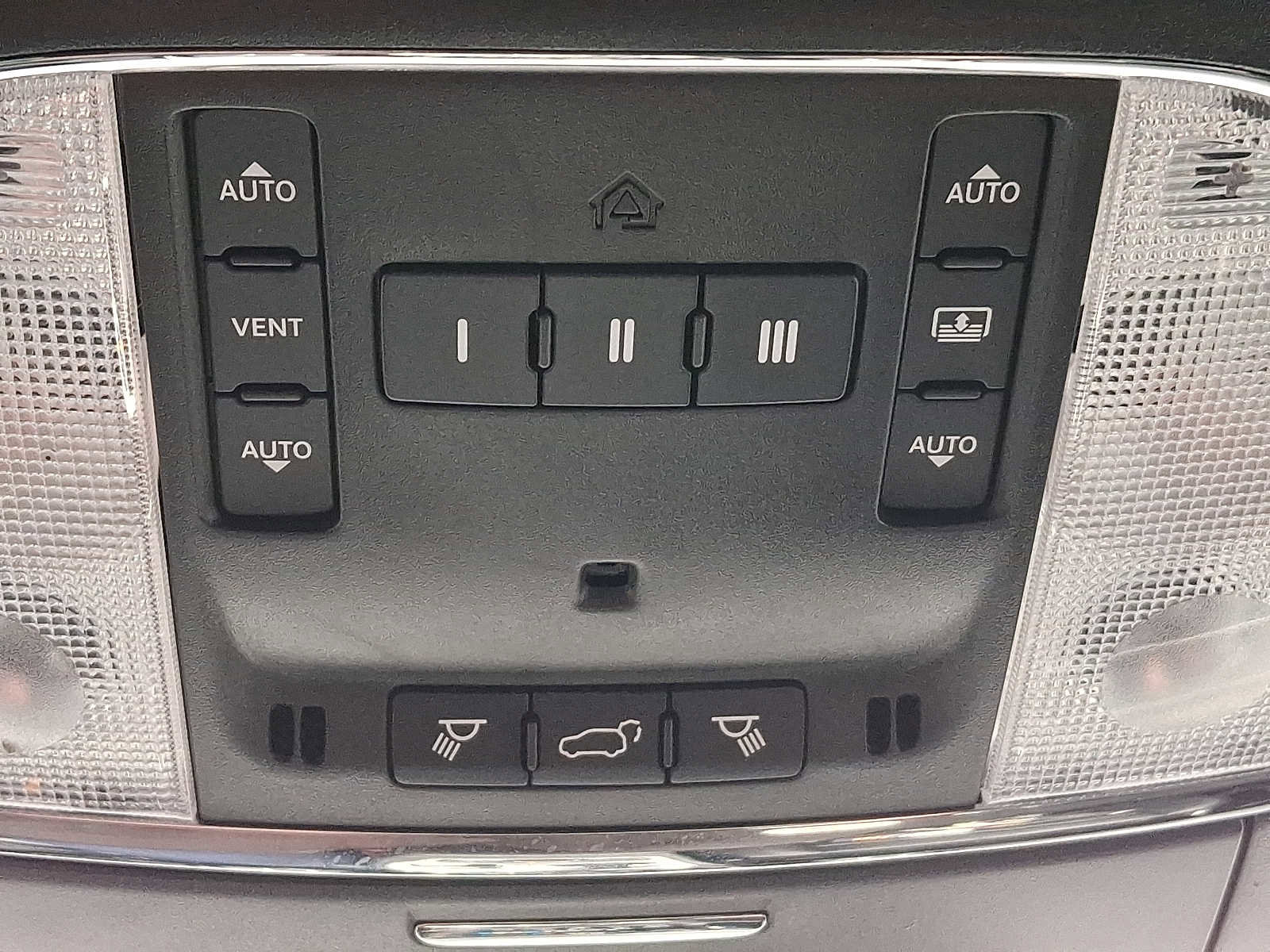 Used 2022 Jeep Grand Cherokee Limited image 29