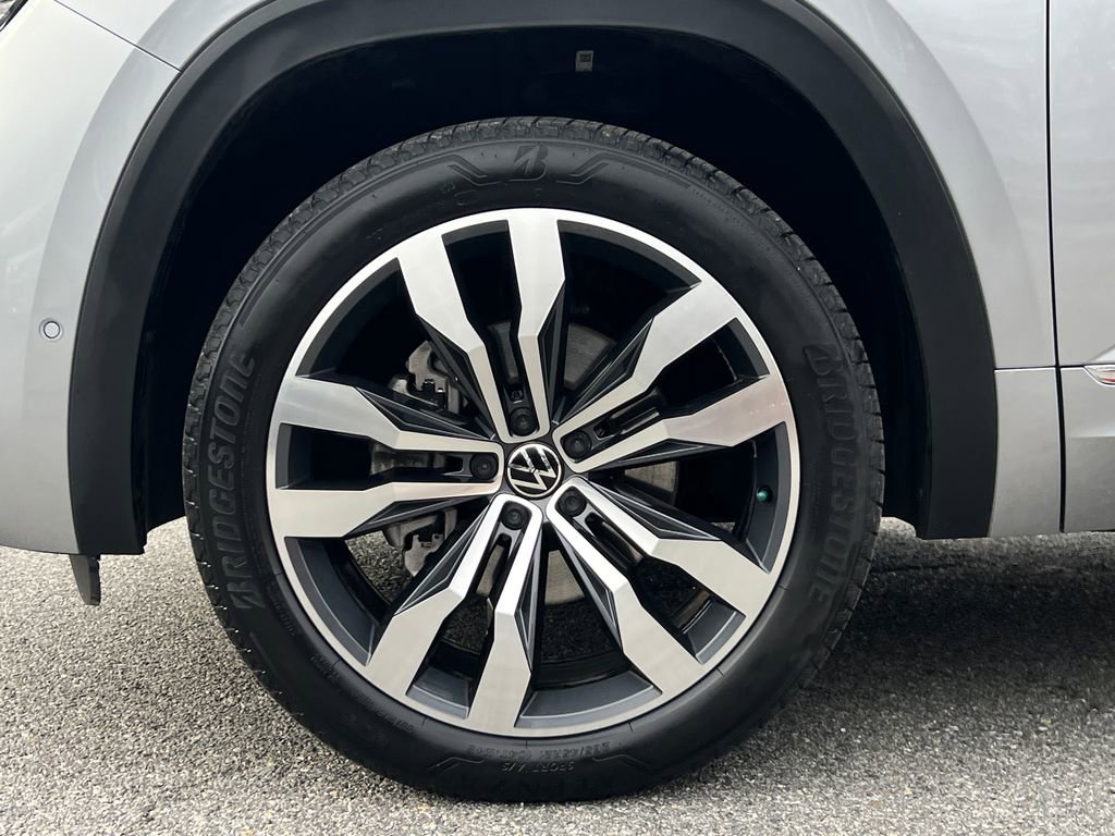 Certified 2023 Volkswagen Atlas Cross Sport SEL Premium R-Line image 8