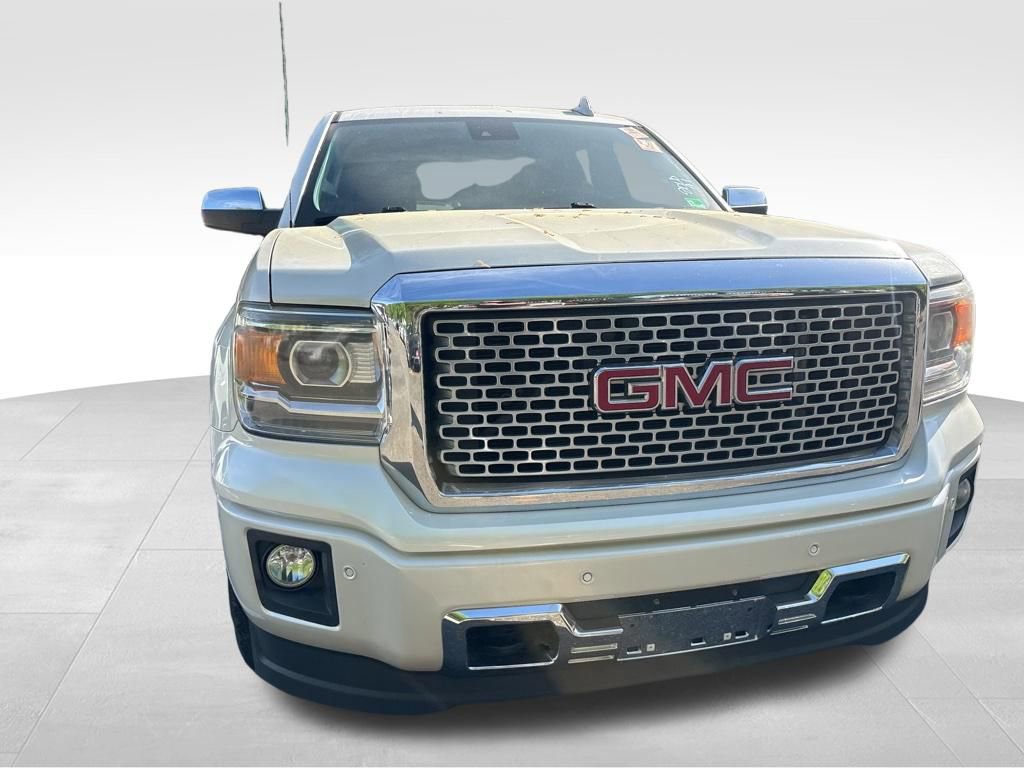 Used 2015 GMC Sierra 1500 Denali w/ Driver Alert Package AWD/4WD image 4
