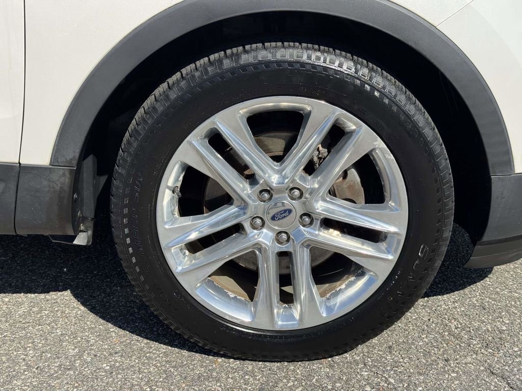 Used 2017 Ford Explorer Limited w/ Equipment Group 301A FWD image 27