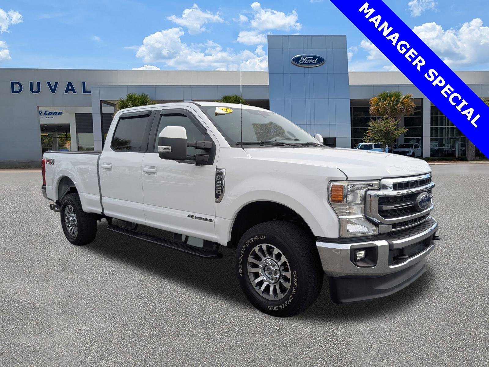 Used 2022 Ford F350 Lariat image 2