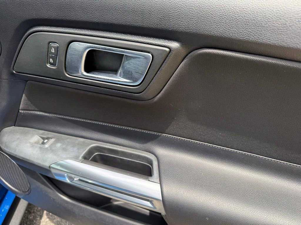 Used 2018 Ford Mustang Coupe w/ Equipment Group 101A RWD image 37