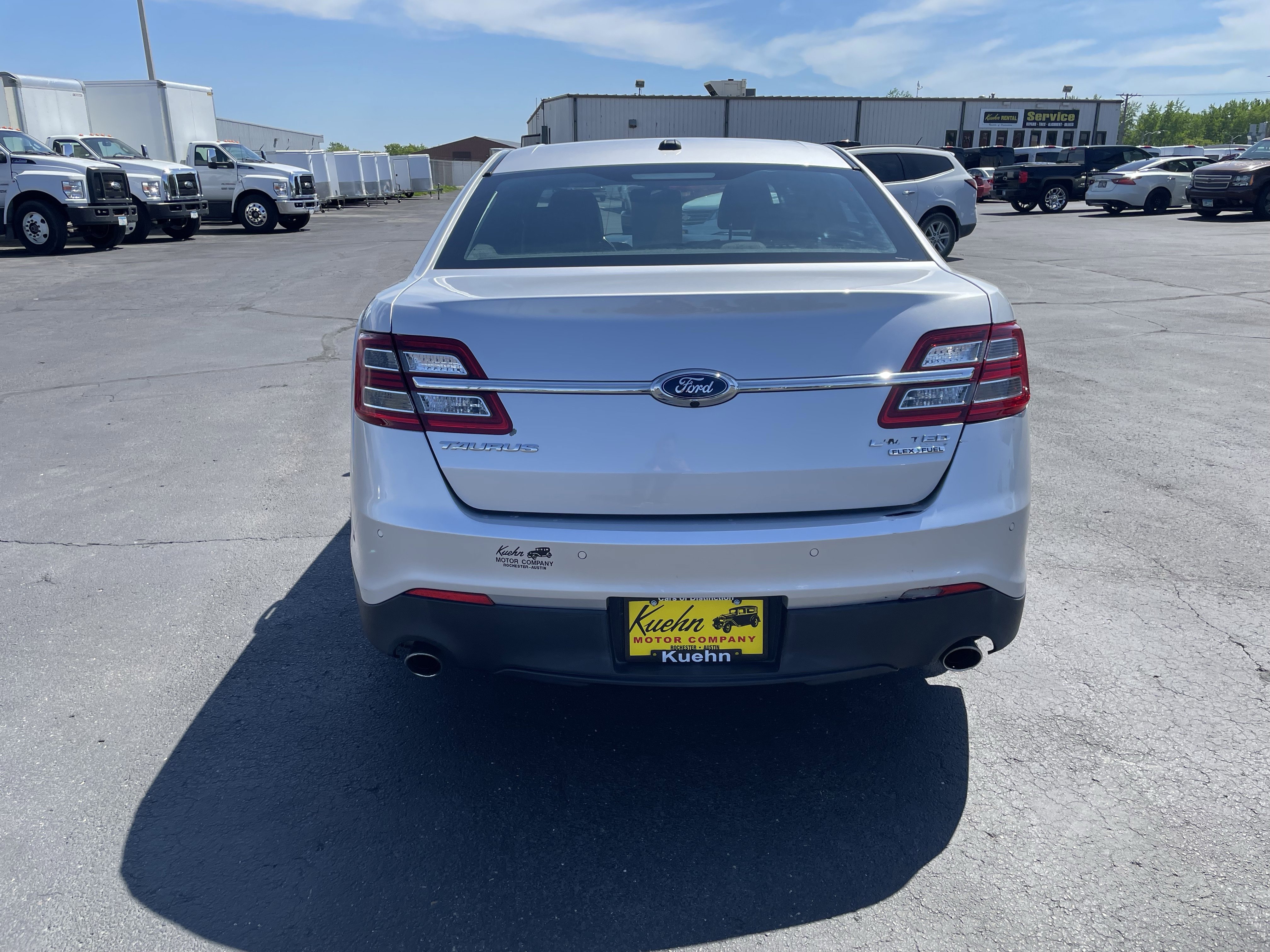 Used 2014 Ford Taurus Limited w/ Equipment Group 301A FWD image 7