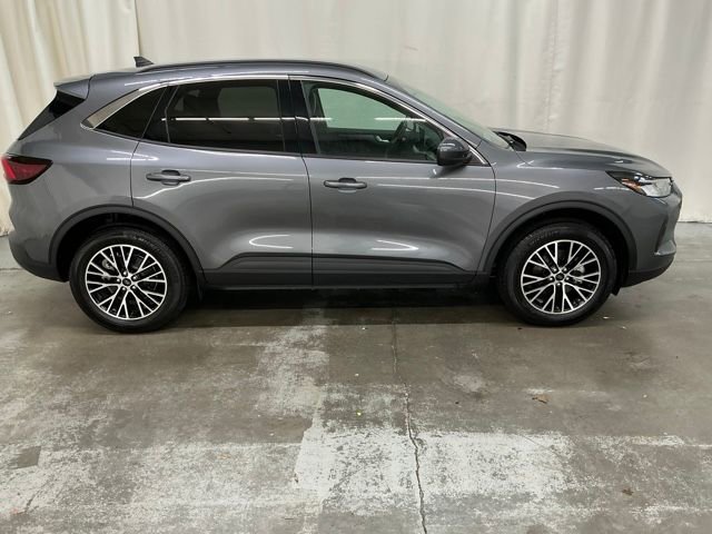 Used 2024 Ford Escape SE FWD image 2