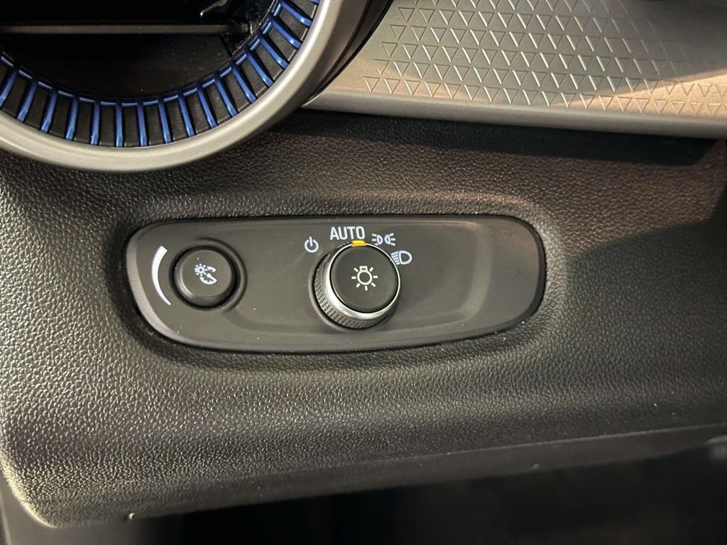 Used 2024 Chevrolet Trax LS w/ LS Convenience Package FWD image 18