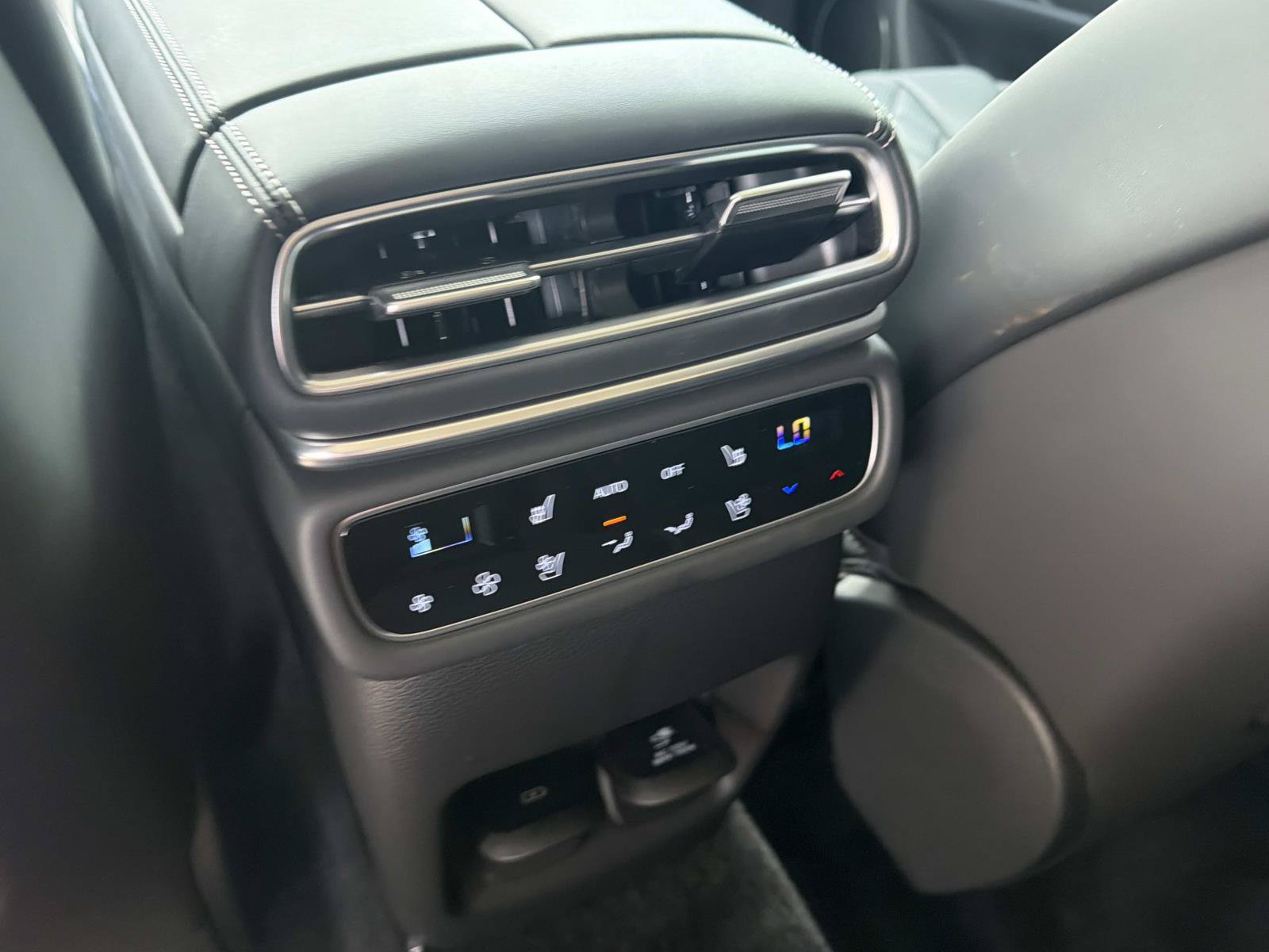 Used 2025 Genesis GV80 3.5T Prestige AWD/4WD image 15