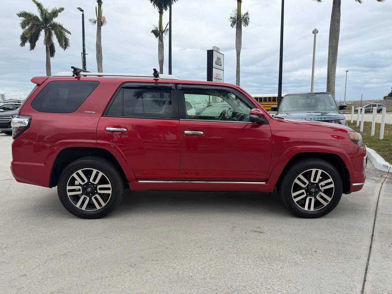 Used 2014 Toyota 4Runner Limited image 4