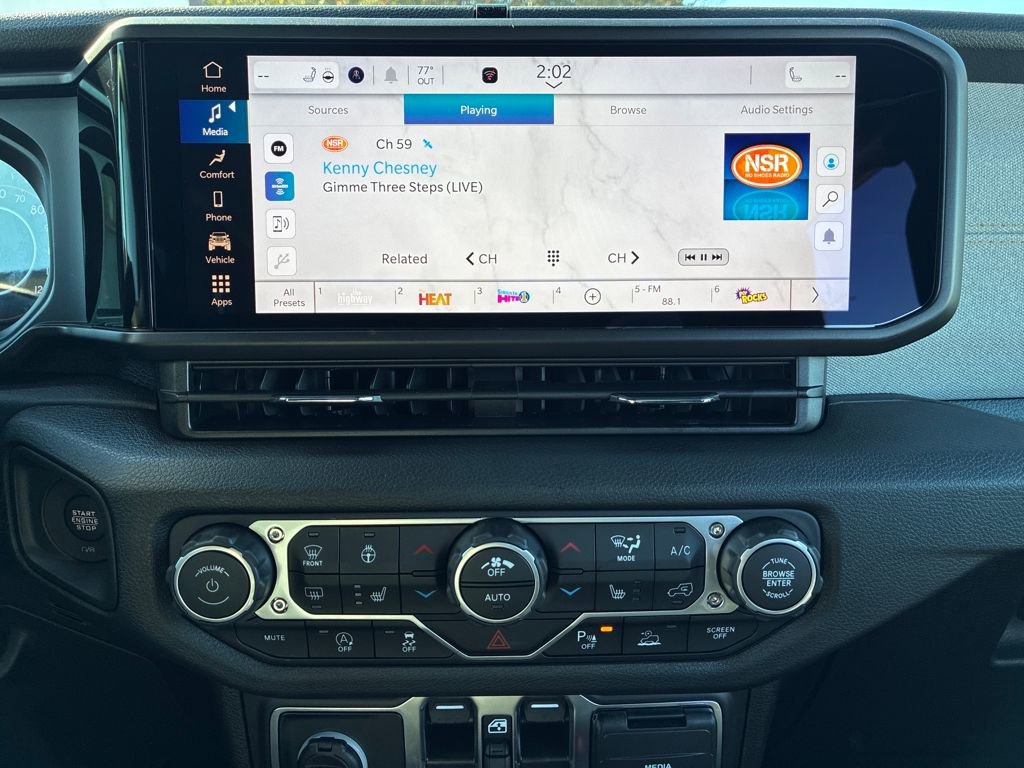 New 2025 Jeep Gladiator Sport image 18