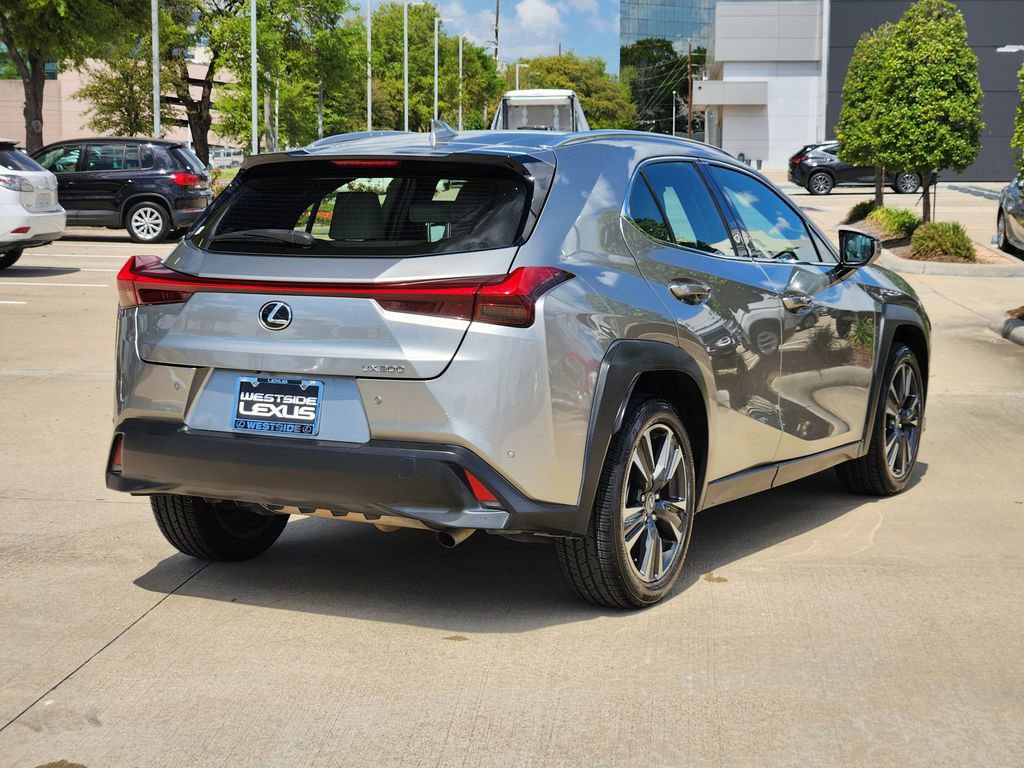 Used 2019 Lexus UX 200 w/ Premium Package image 7