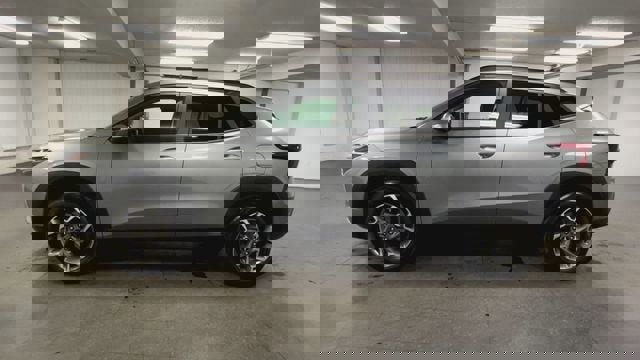 Certified 2025 Chevrolet Trax LT w/ LT Convenience Package image 5