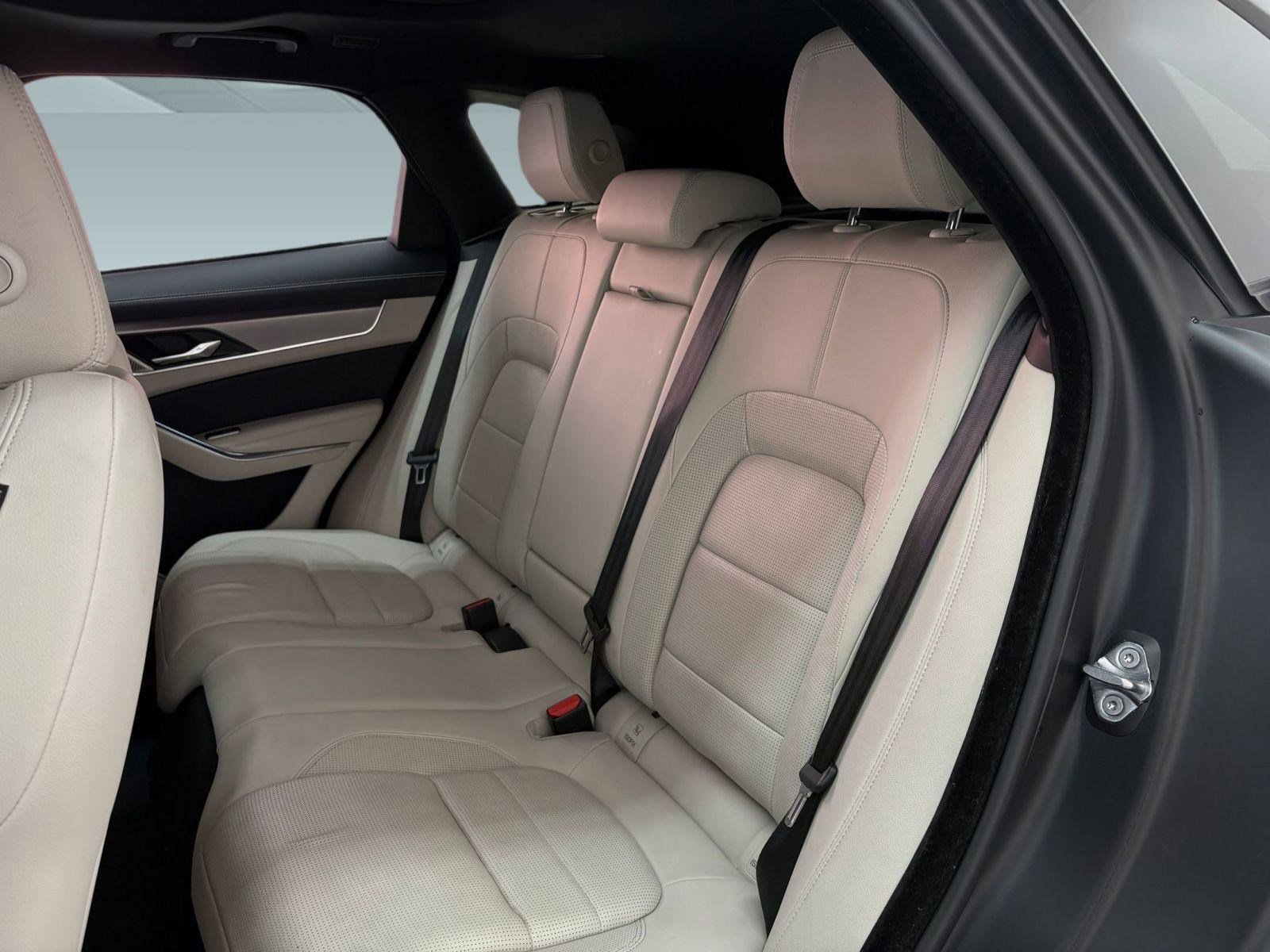 Used 2024 Jaguar F-PACE R-Dynamic S image 23