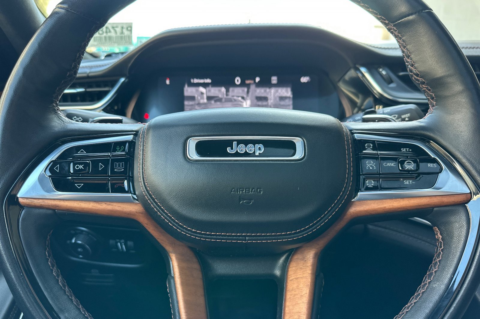 Used 2023 Jeep Grand Cherokee L Summit image 32