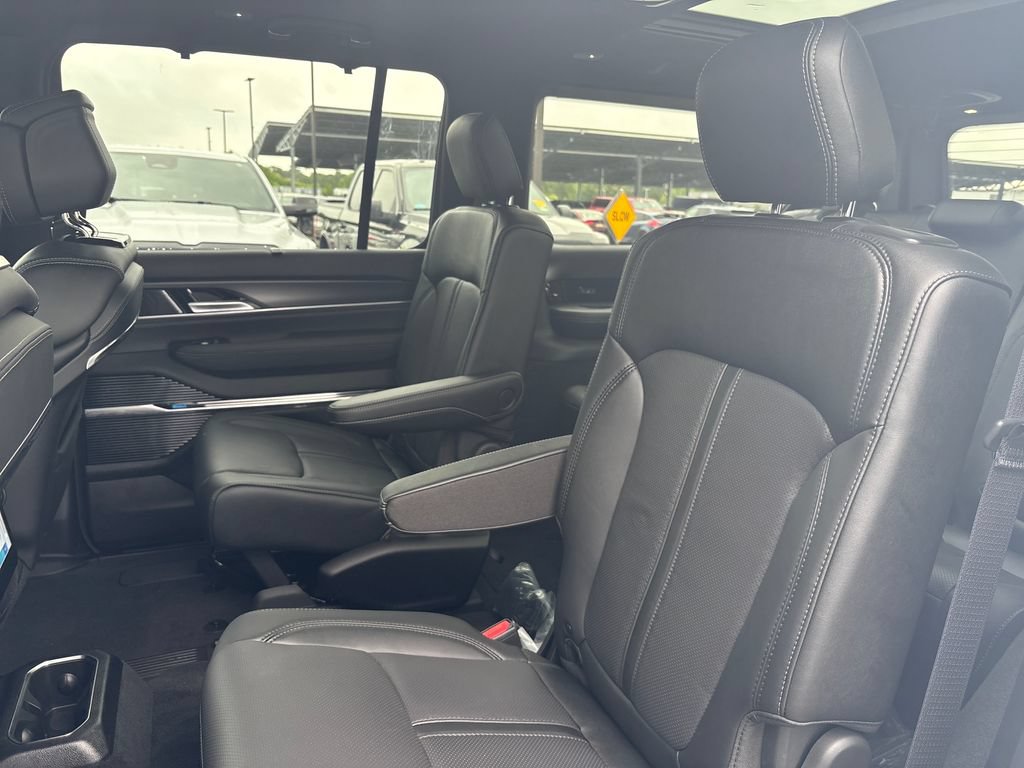 New 2026 Jeep Grand Wagoneer Summit w/ Premium Group III AWD/4WD image 28