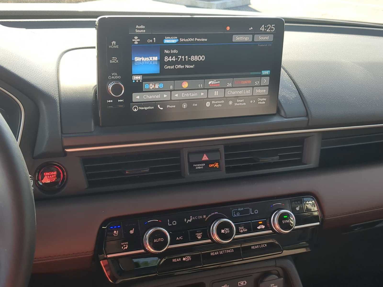 Used 2025 Honda Pilot Elite image 19