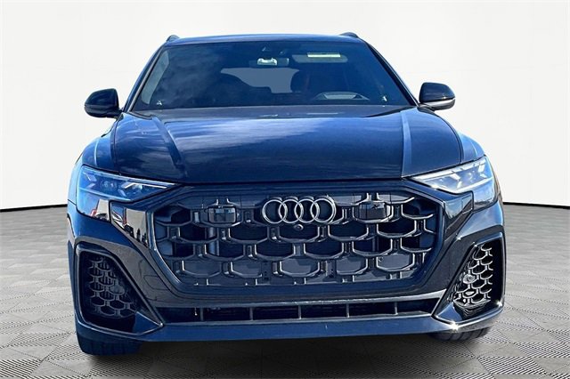 Used 2025 Audi Q8 Prestige w/ Prestige Package image 3